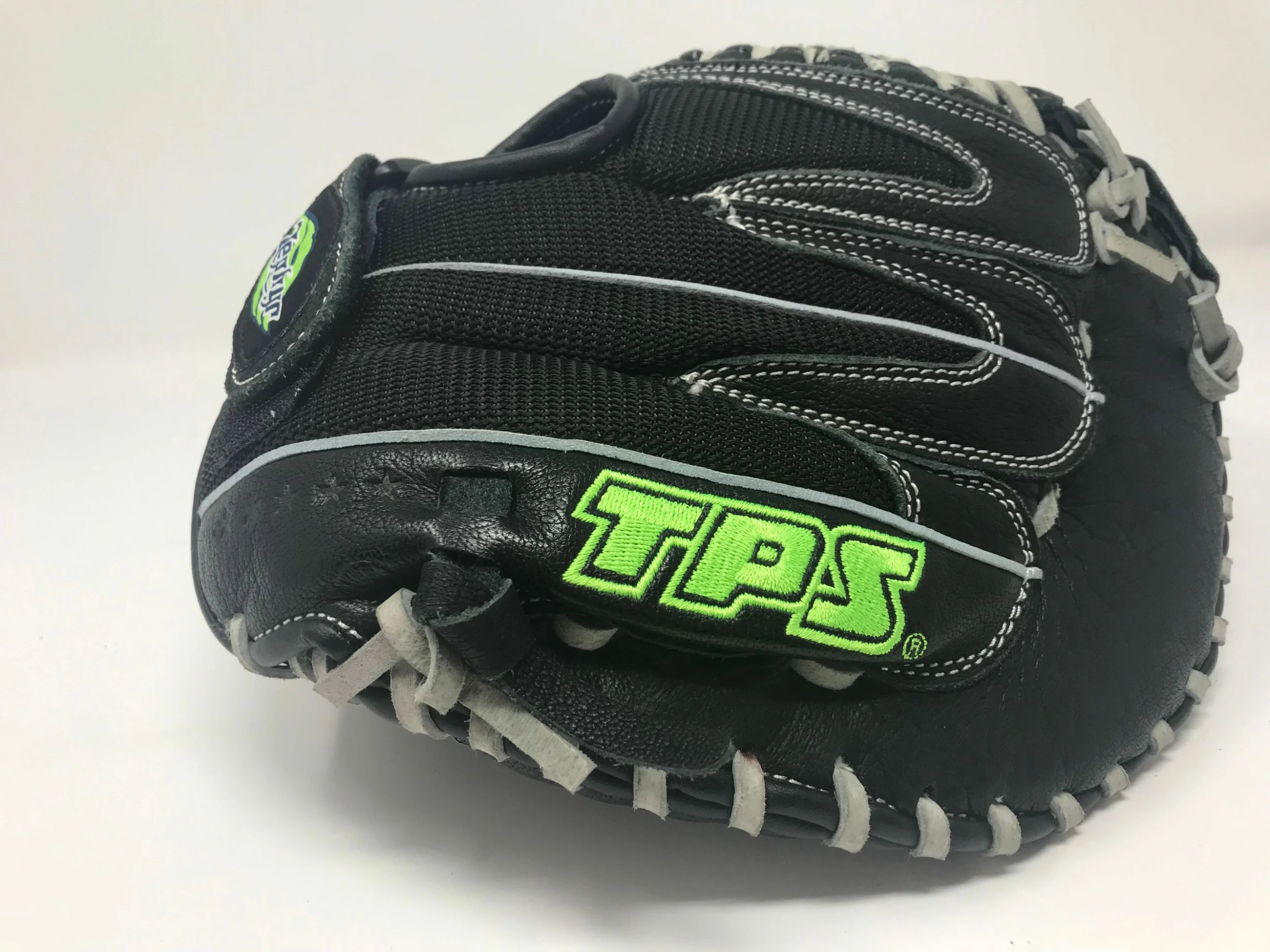 PremierSports New Louisville Slugger Zephyr Series Fastpitch Softball Catcher's Mitt LHT 32.5 - Image 2