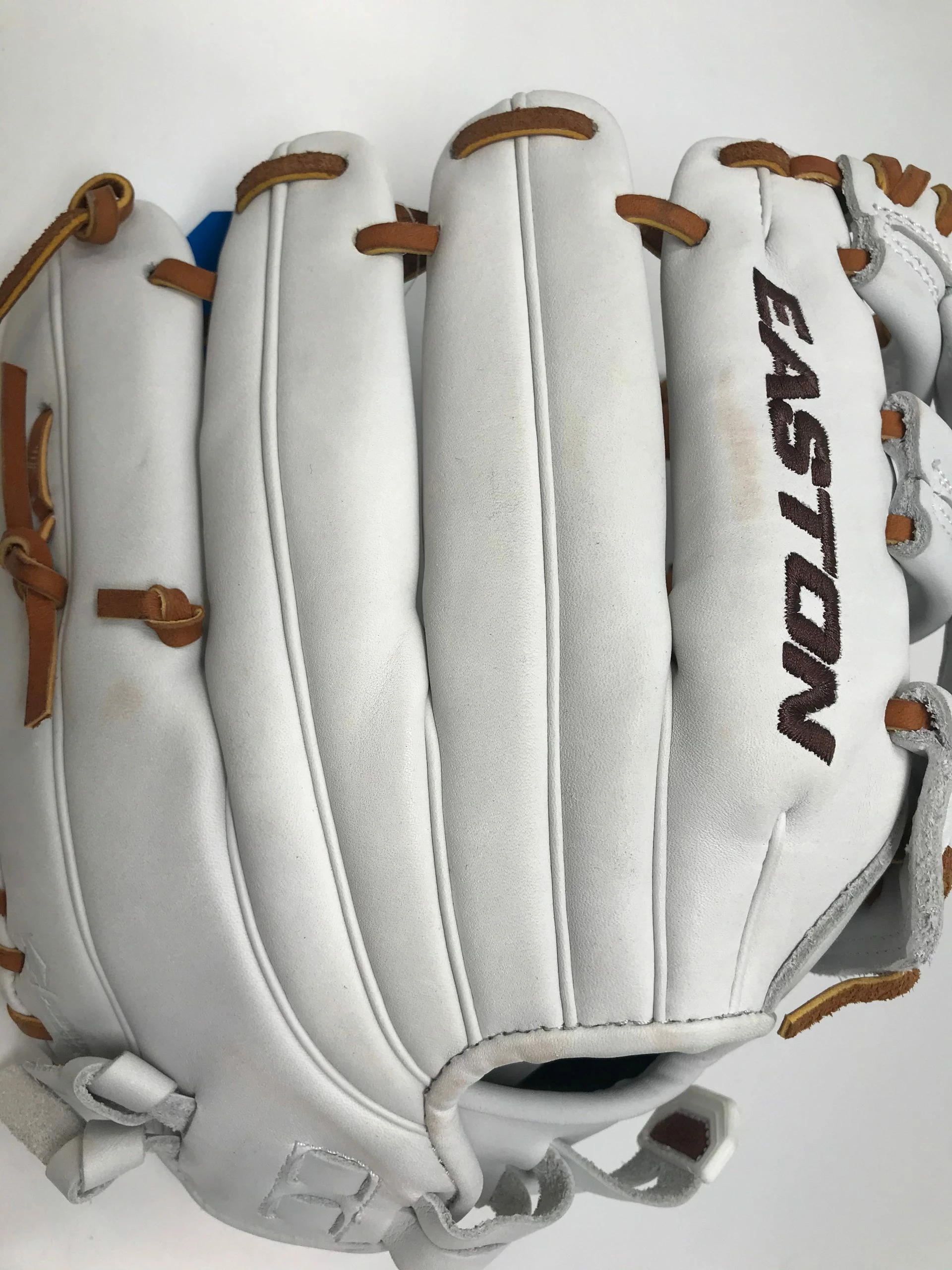 New Other Easton Professional Softball Series RHT 11.75 Fastpitch Glove - Image 2
