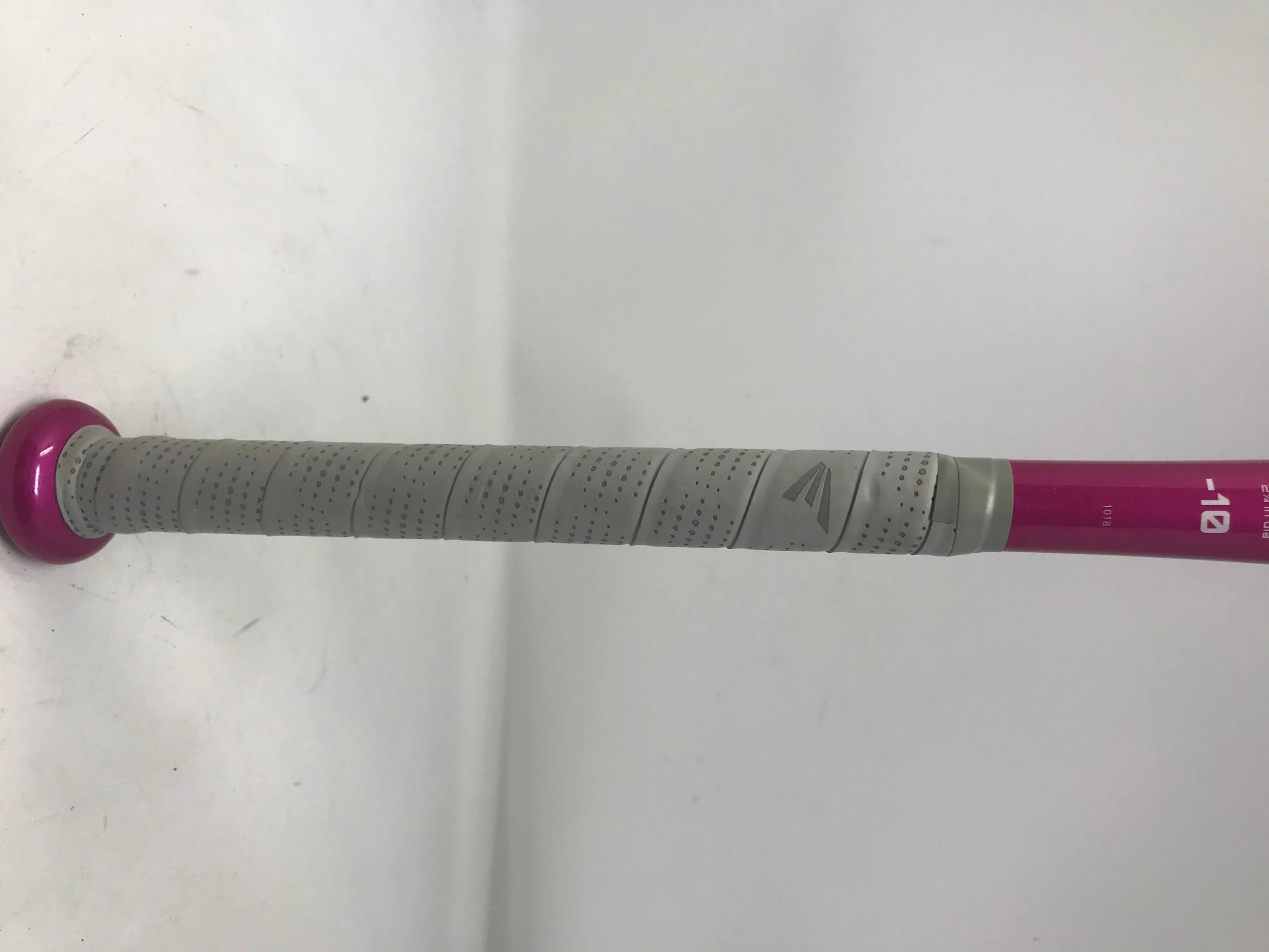 Used Easton Pink Sapphire FP18PSA 28/18 Fastpitch Softball Bat (-10) 2018 - Image 3