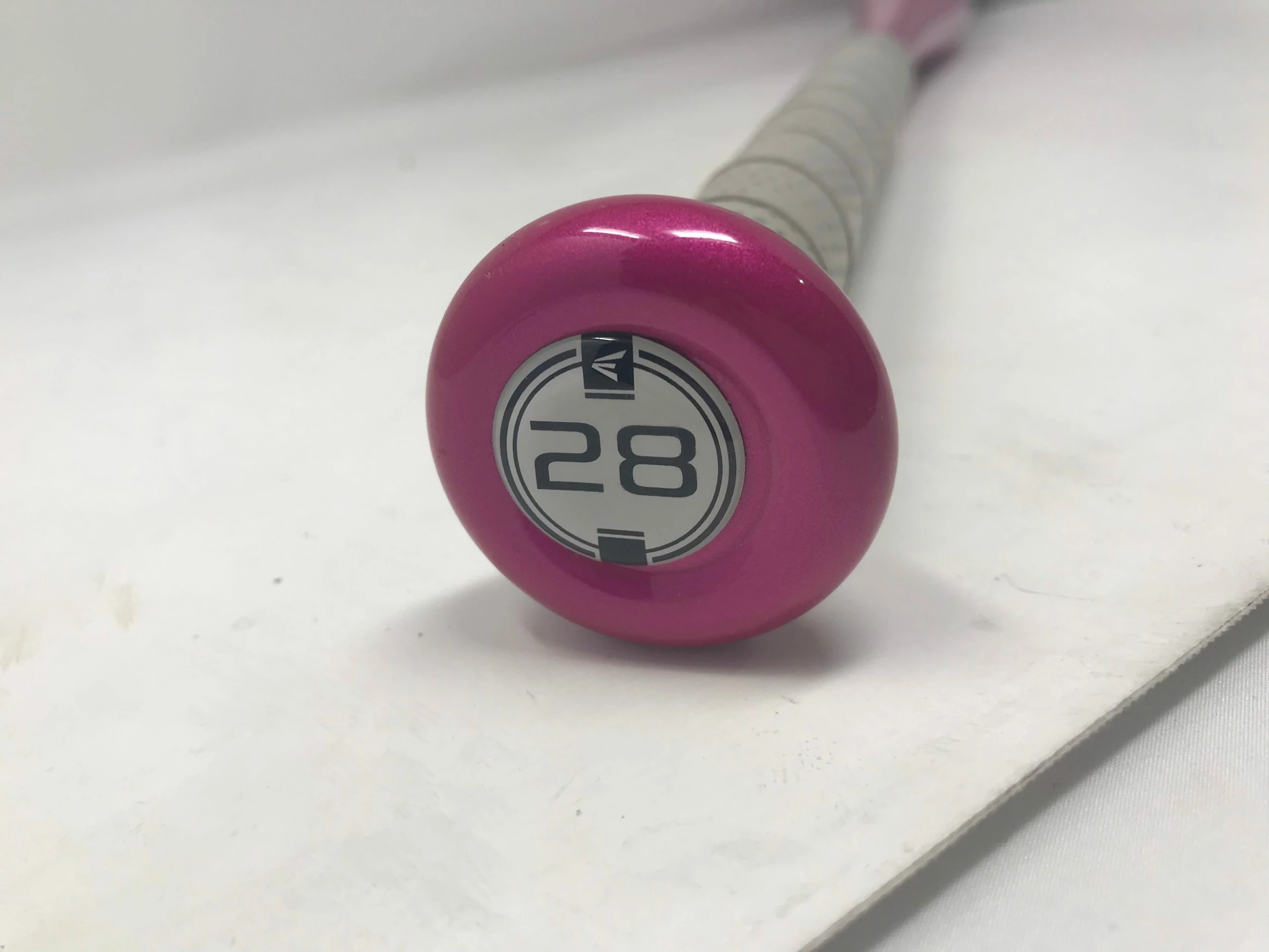Used Easton Pink Sapphire FP18PSA 28/18 Fastpitch Softball Bat (-10) 2018 - Image 5
