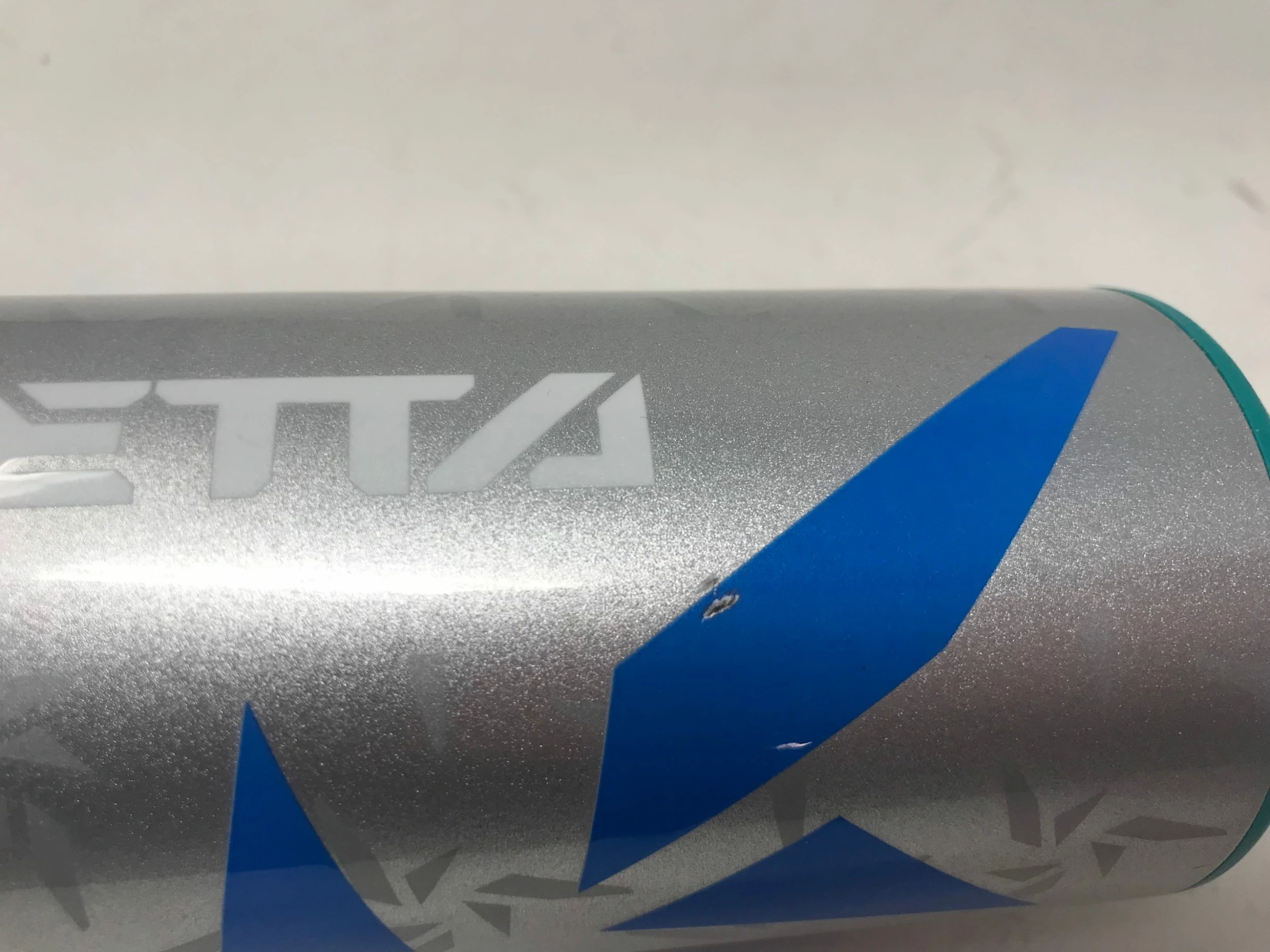 Used DeMarini 2019 Vendetta -12 Fastpitch Bat 2 1/4 32/20 C6 Composite - Image 3