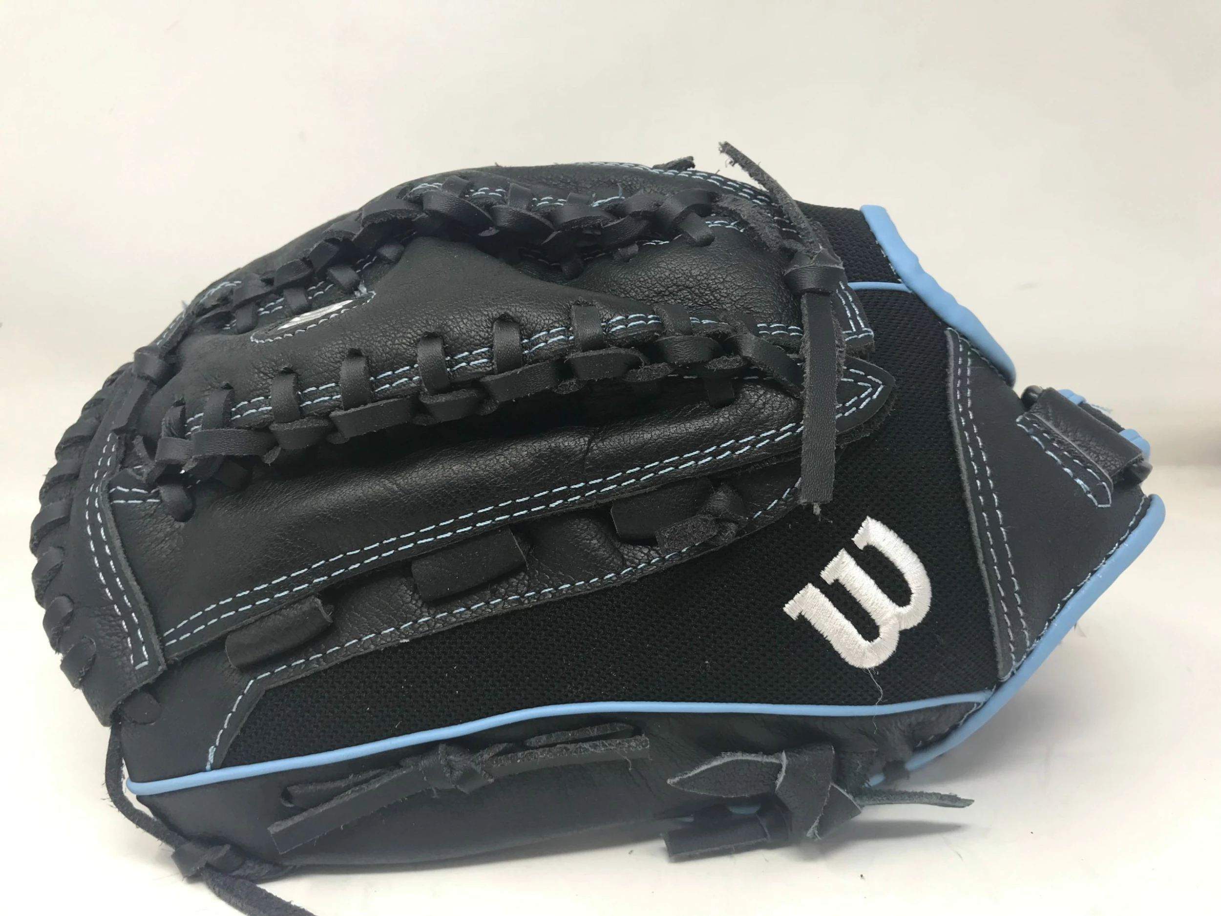 New Wilson Flash Youth Fastpitch Softball Glove LHT Black/Blue 12 Inch - Image 2