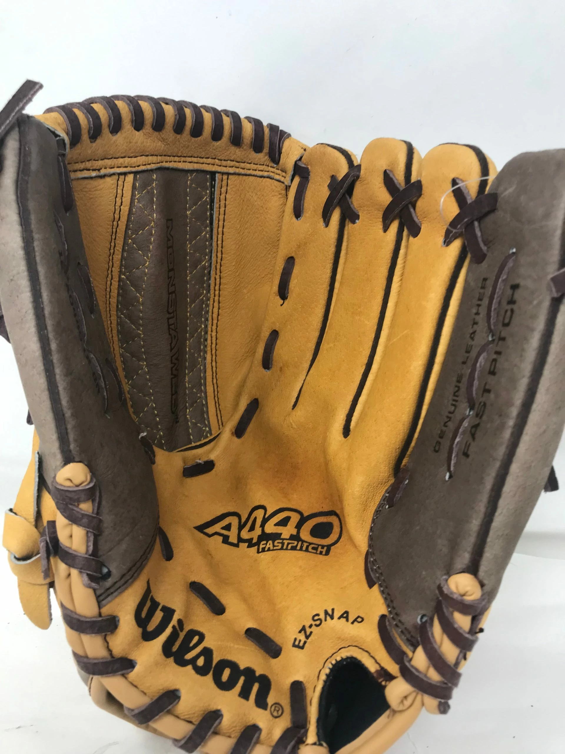 New Wilson A440 A0440 12-BR 12" Fastpitch Softball RHT Black/Wht Fielding Glove - Image 3