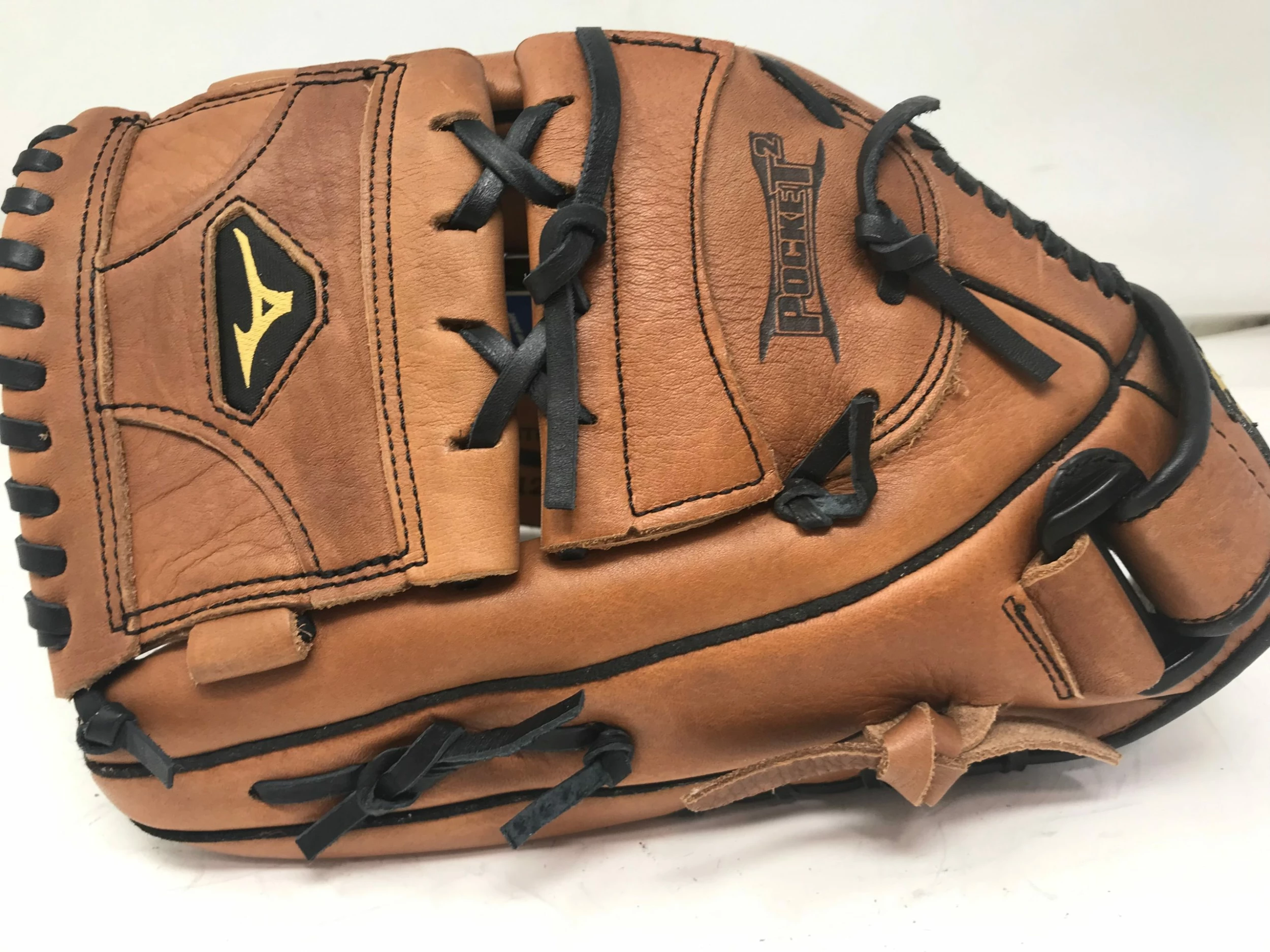 New Mizuno GFN 1257 12.5" Fastpitch Softball LHT Tan/Brown Glove - Image 2
